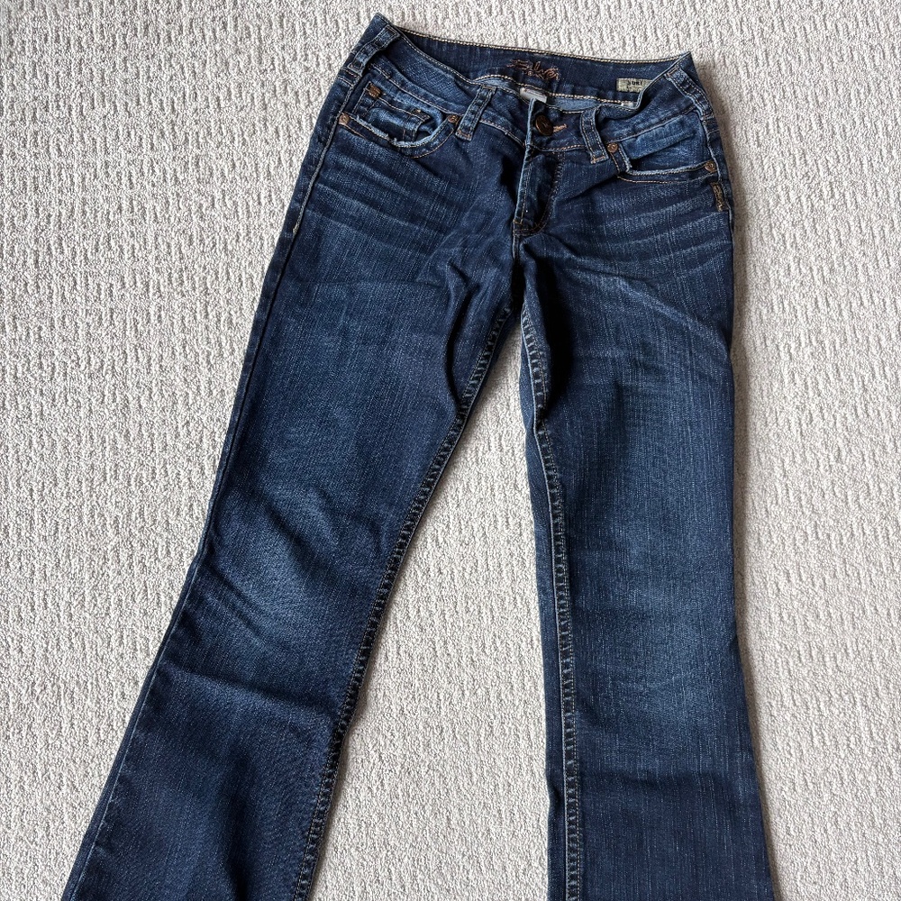 Silver Suki Boot Cut Jeans Size 26